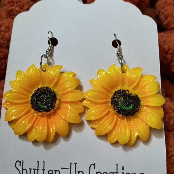 Sunflower earrings - Picture 3 of 3